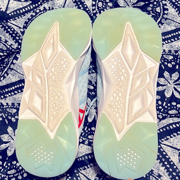 Puma womens 7.5 shoes - Picture 6 of 6